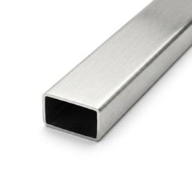 Profilés de tubes rectangulaires en acier brut de différentes sections et longueurs