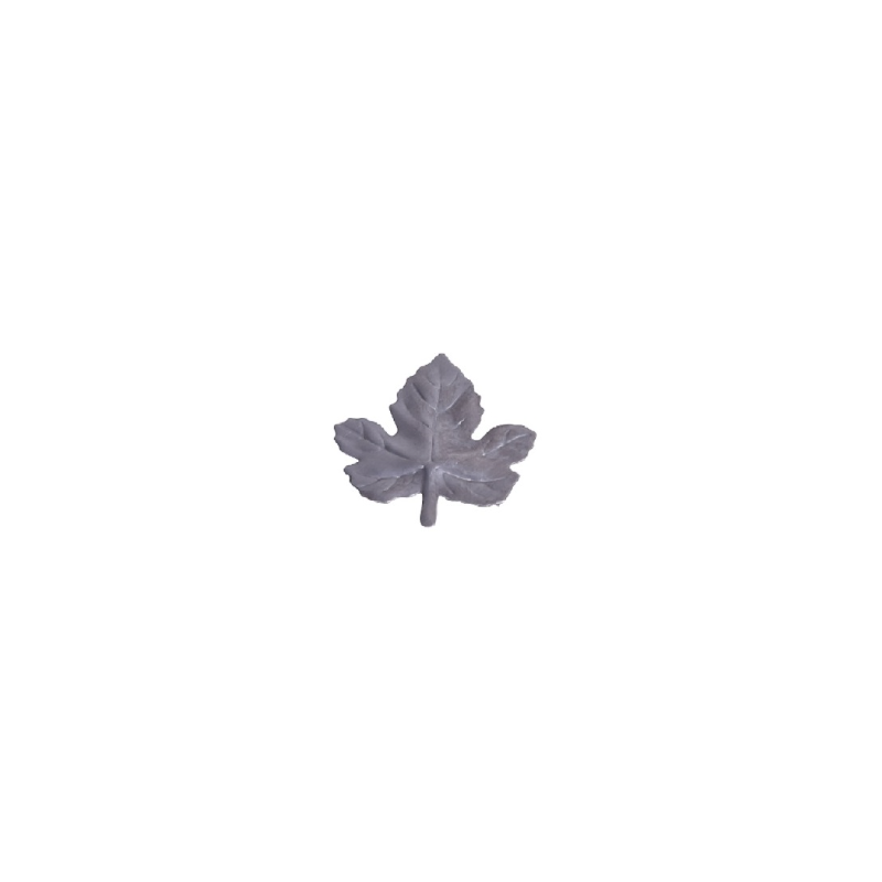 Miniature de feuille de vigne en tôle d'acier brute avec nervures embouties.