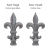 Pointe de lance-fleur de lys avec base carrée