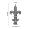 Pointe de lance-fleur de lys avec base carrée