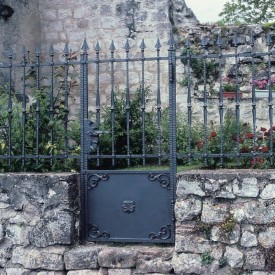 Barre carrée en fer plein martelé sur 4 faces – Finition décorative et texture forgée